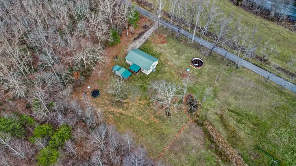 660 E Rocky Quarry Road Clarkrange TN 38553