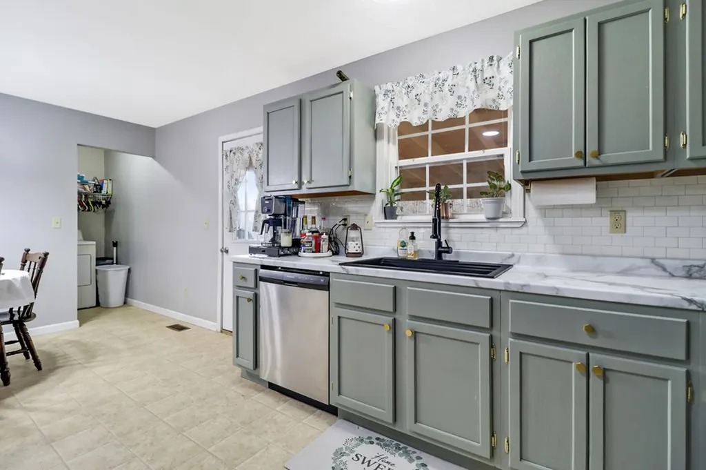 660 E Rocky Quarry Road Clarkrange TN 38553