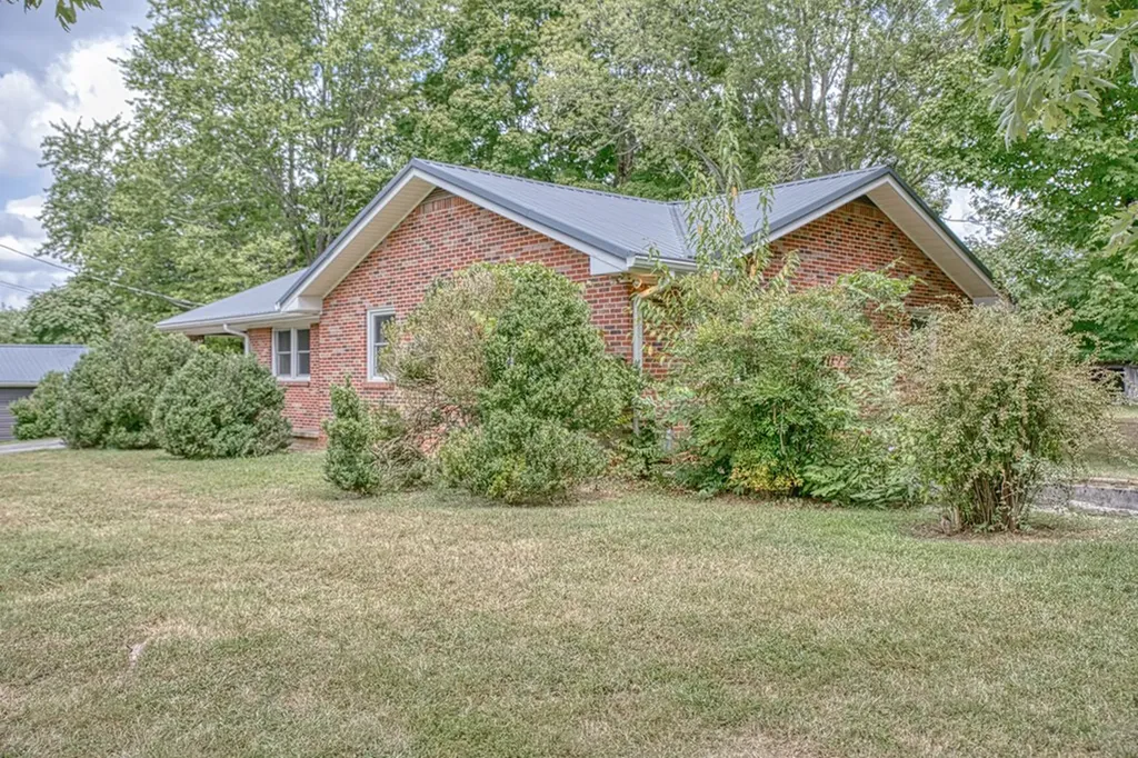 185 Mirandy Road Cookeville TN 38506