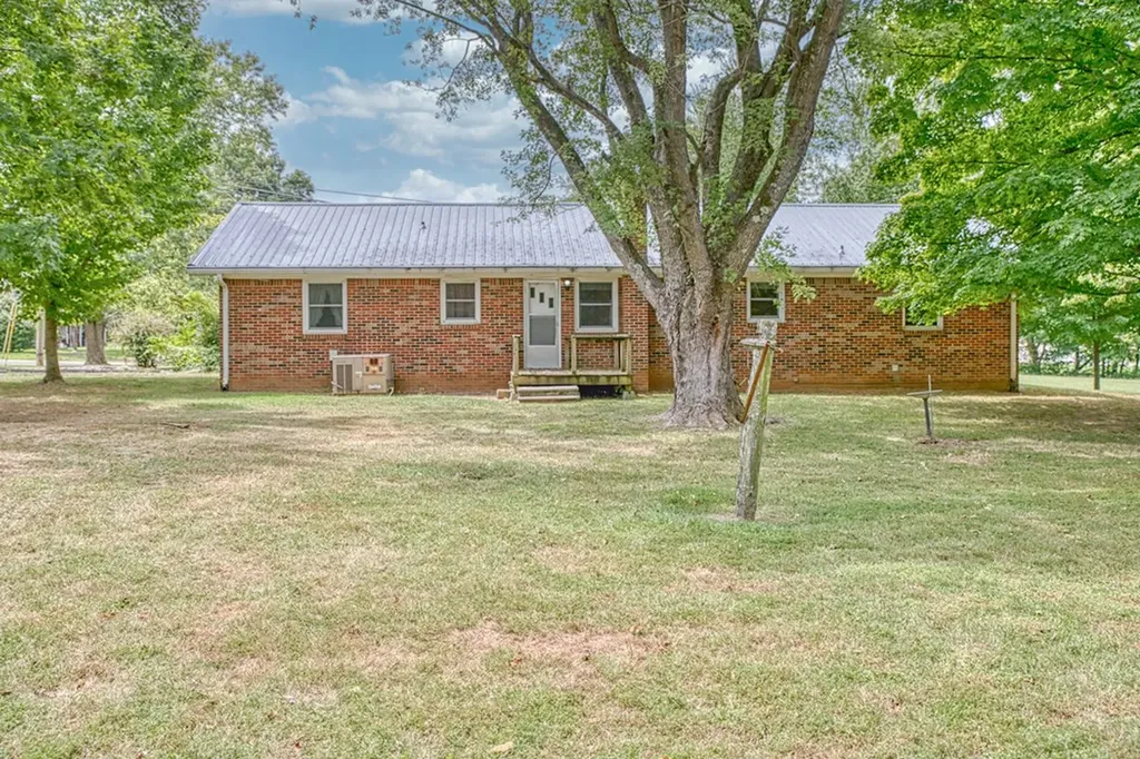 185 Mirandy Road Cookeville TN 38506