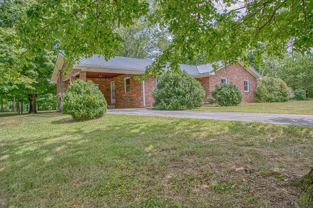 185 Mirandy Road Cookeville TN 38506