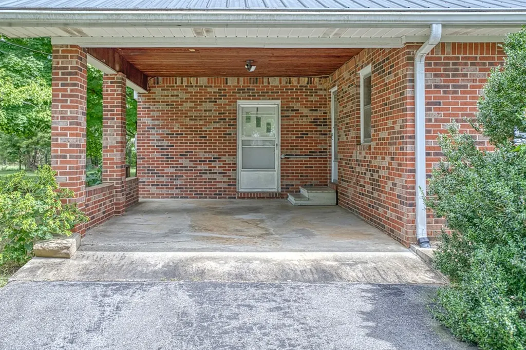 185 Mirandy Road Cookeville TN 38506