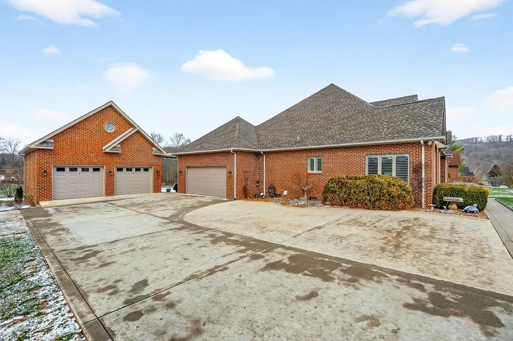 936 N Plantation Drive Cookeville TN 38506