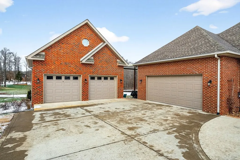 936 N Plantation Drive Cookeville TN 38506