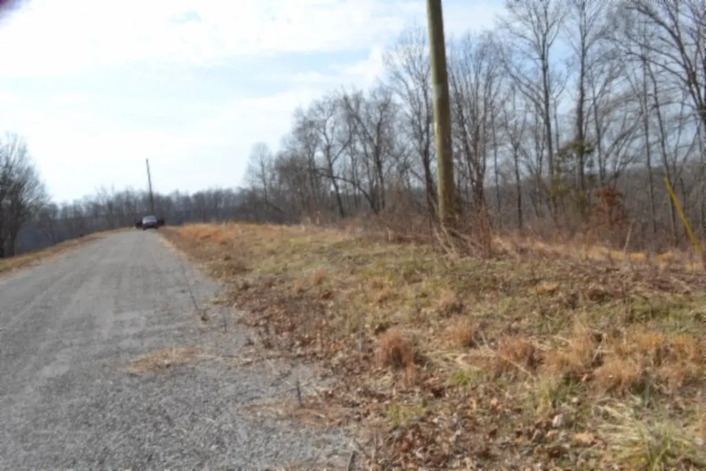 4.13AC Hush Hollow Lane Baxter TN 38544