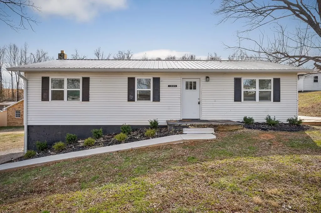 1008 Asberry Drive Byrdstown TN 38549