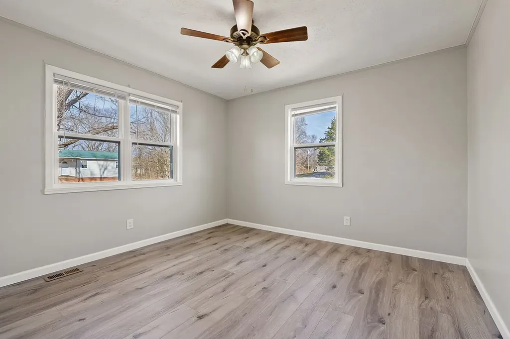 1008 Asberry Drive Byrdstown TN 38549