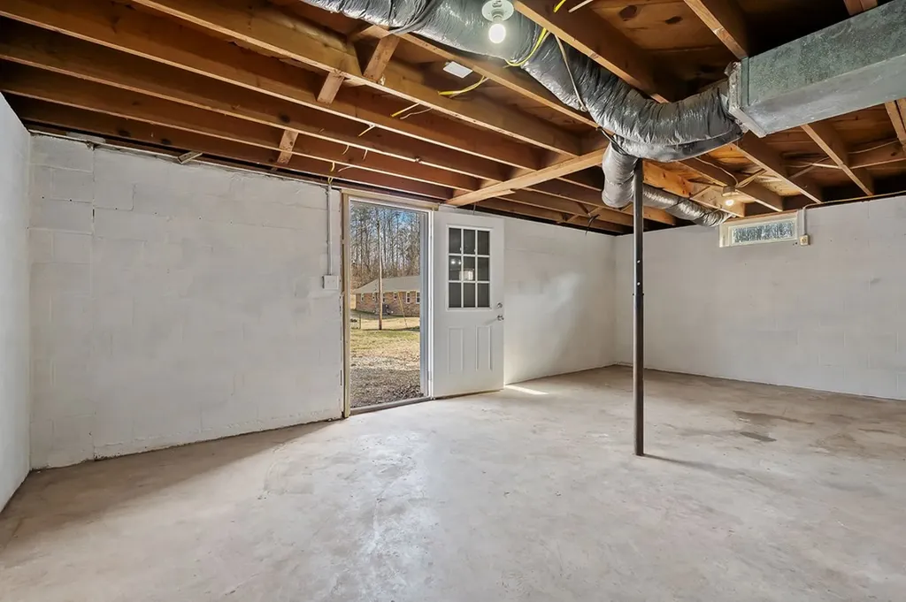 1008 Asberry Drive Byrdstown TN 38549