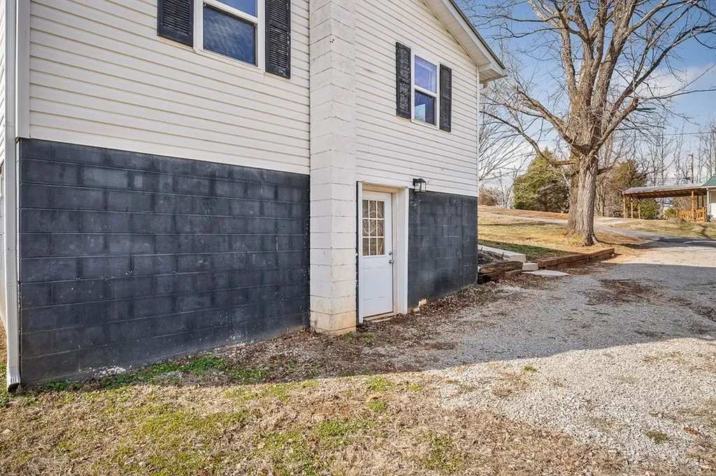 1008 Asberry Drive Byrdstown TN 38549