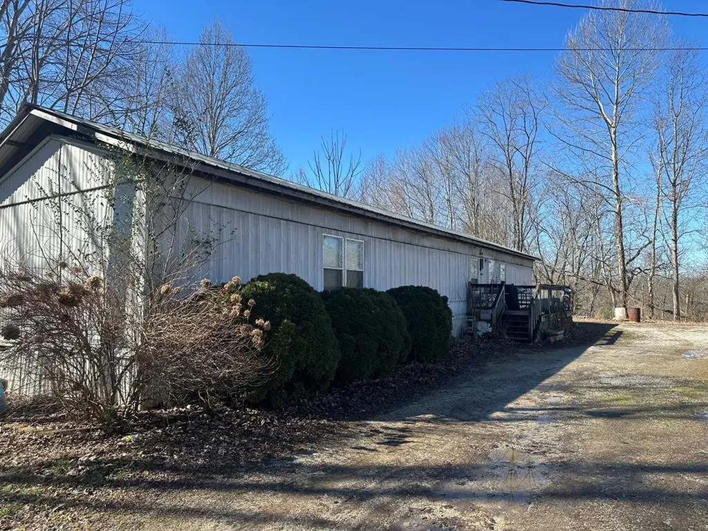 996 Mcbroom Branch Road Baxter TN 38544