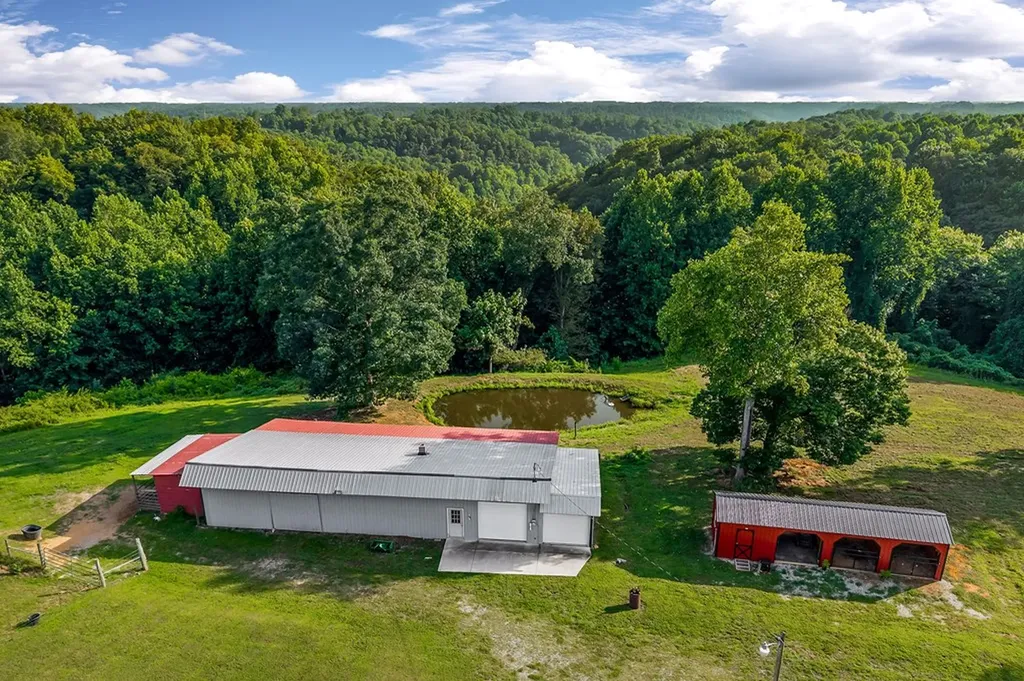 227 Bar Road Baxter TN 38544