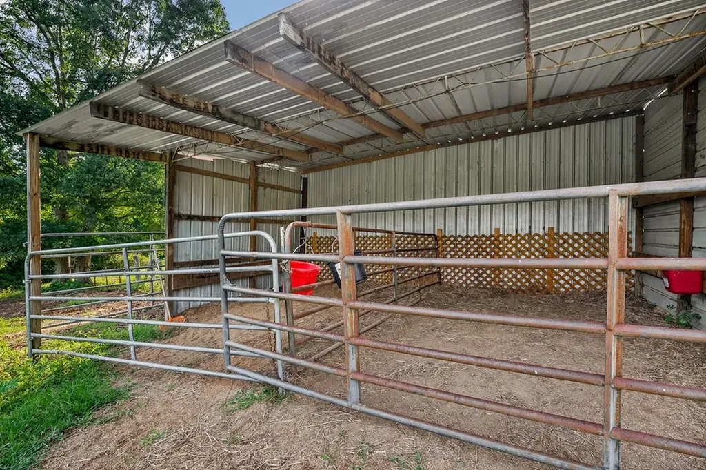 227 Bar Road Baxter TN 38544