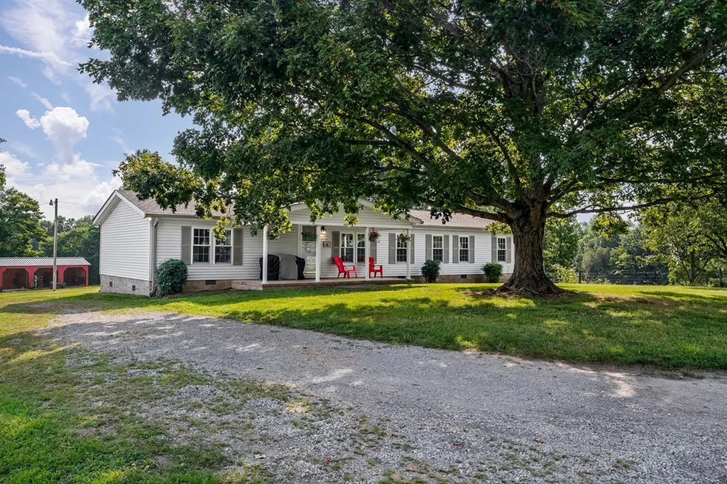 227 Bar Road Baxter TN 38544