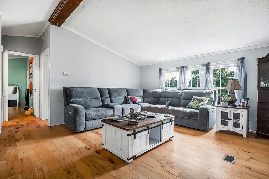 227 Bar Road Baxter TN 38544