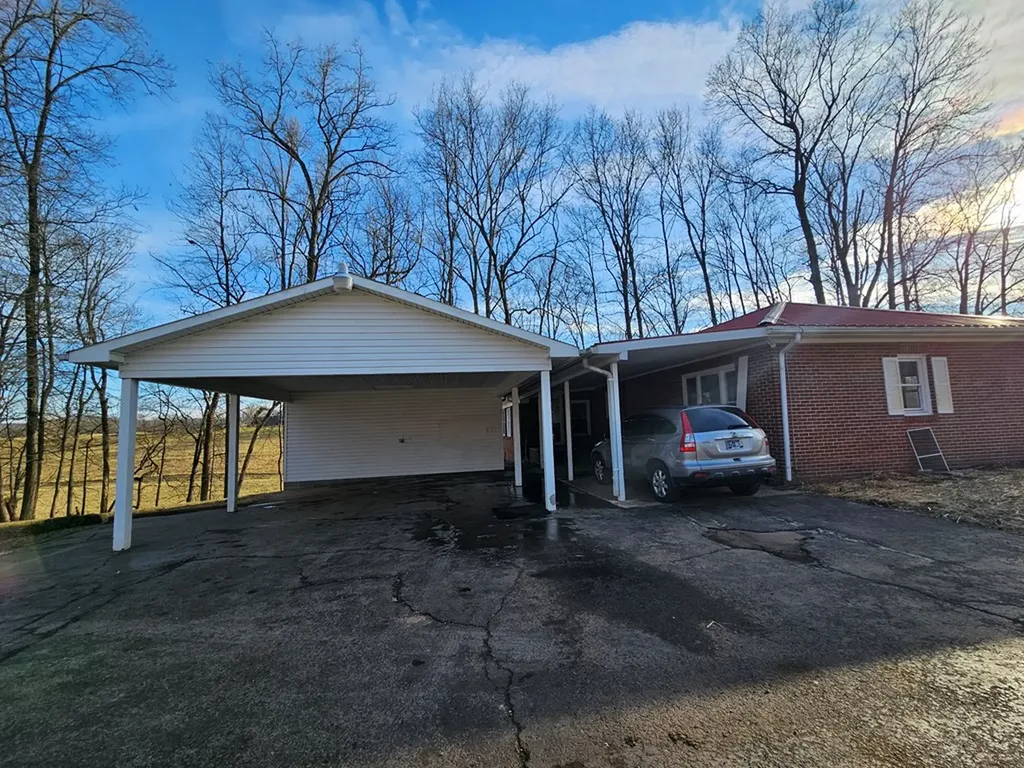 1477 Mcminnville Highway Sparta TN 38583