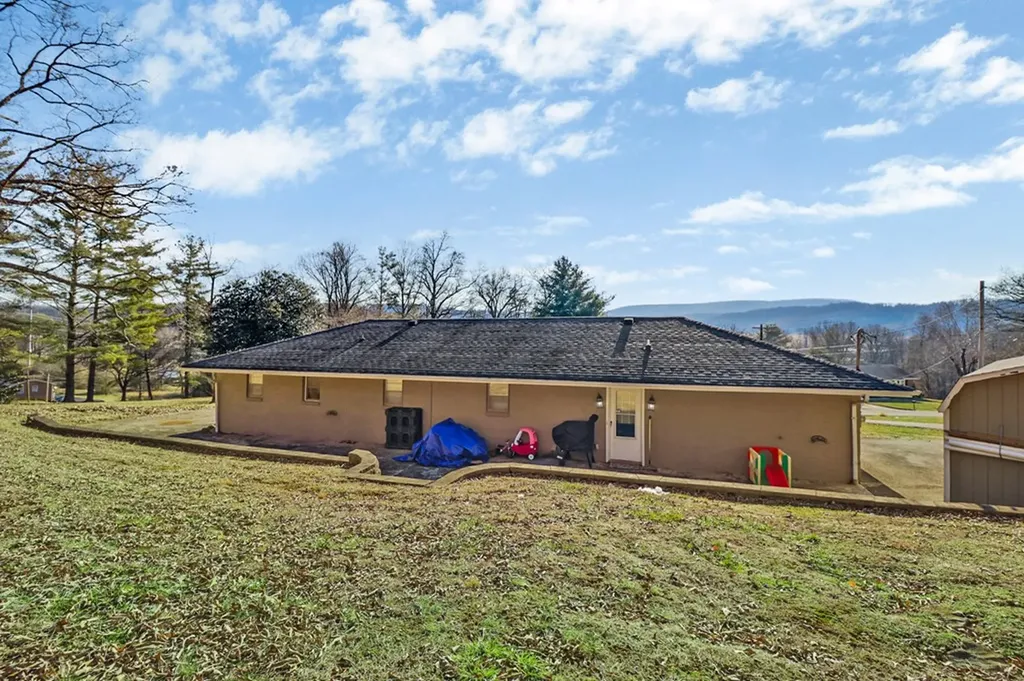 400 Woodland Street Livingston TN 38570