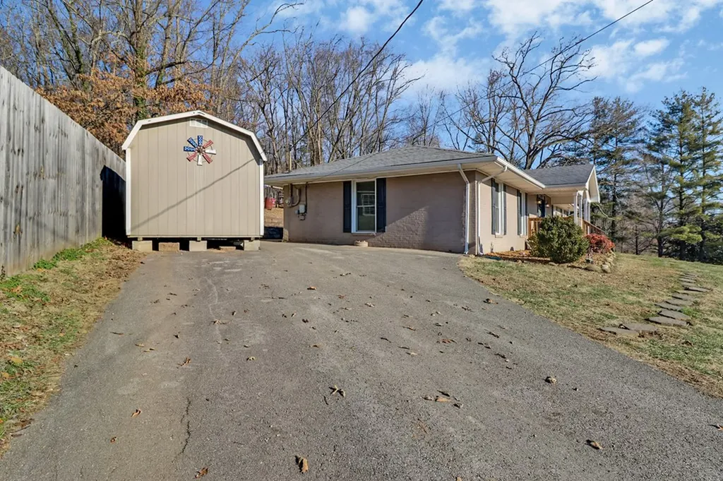 400 Woodland Street Livingston TN 38570