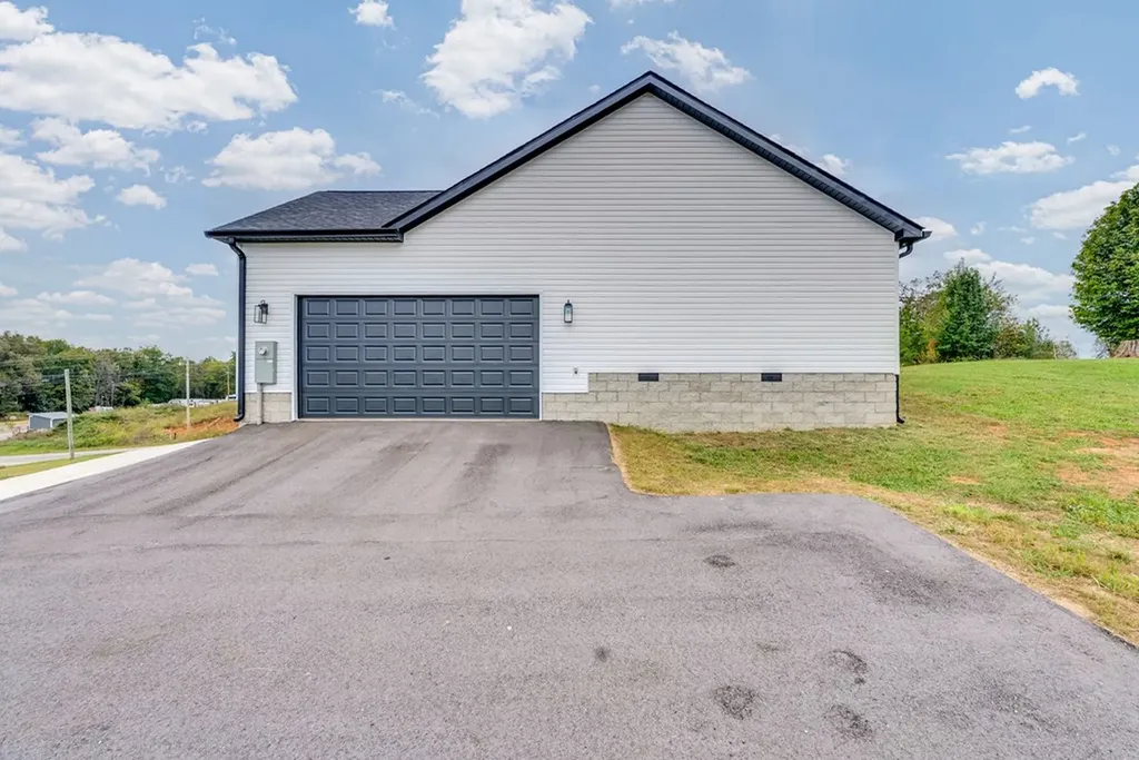 121 Hutchings College Road Sparta TN 38583