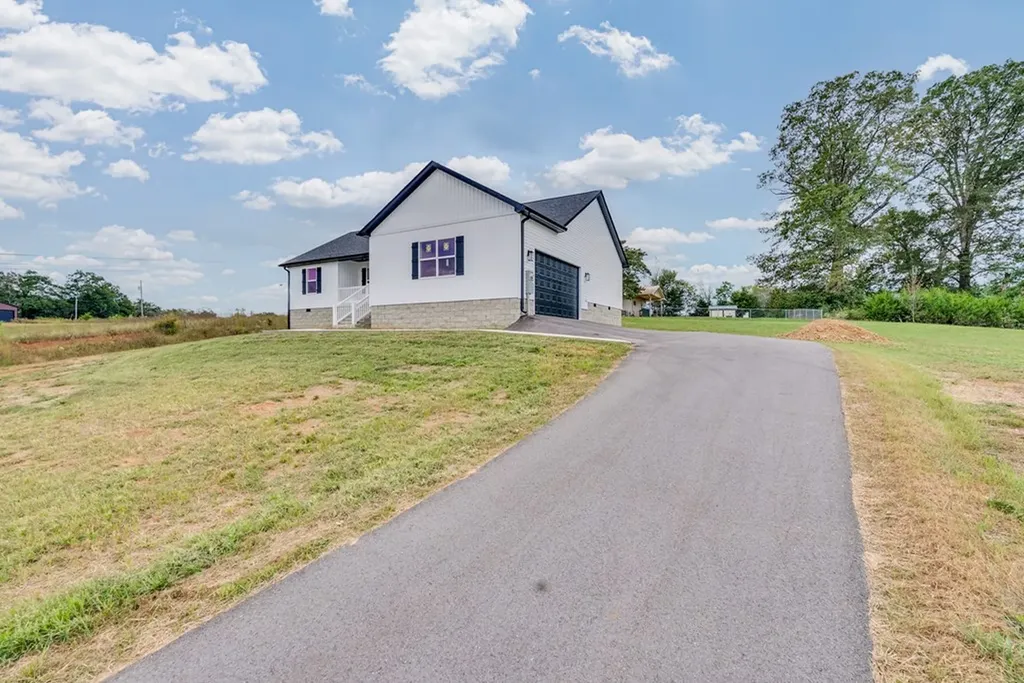 121 Hutchings College Road Sparta TN 38583