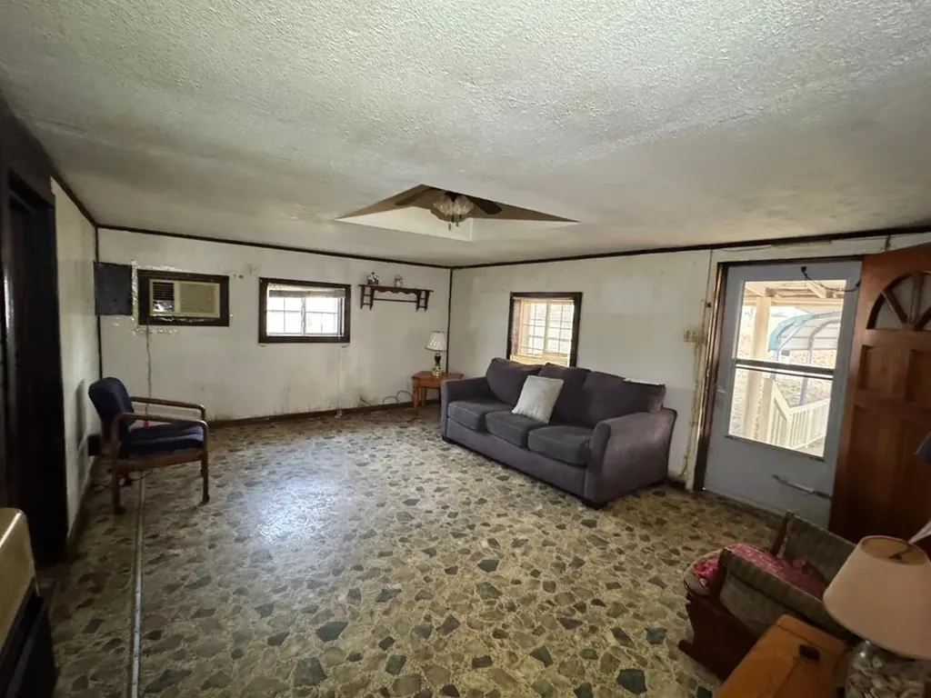 120 Miller Road Monterey TN 38574