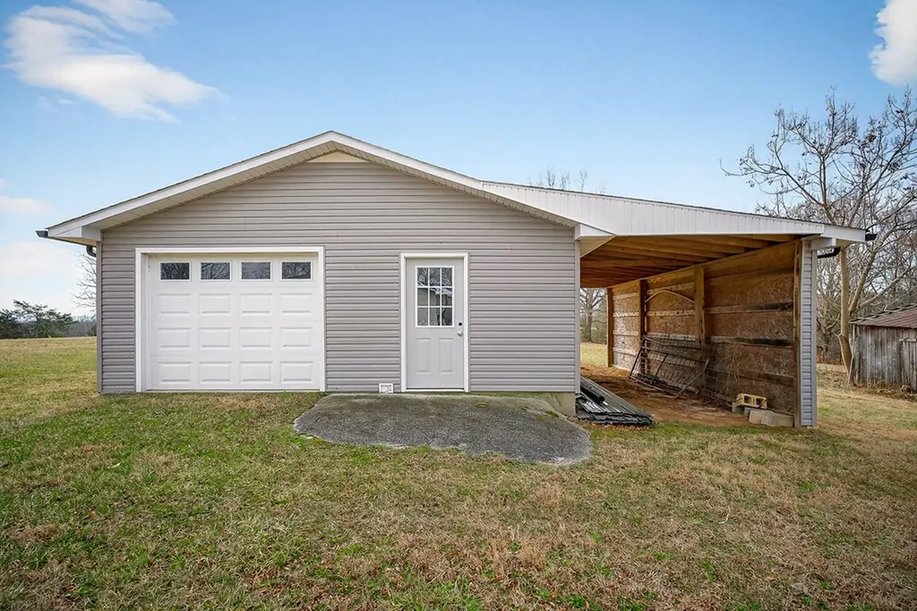 1277 Bluff Springs Road Mcminnville TN 37110