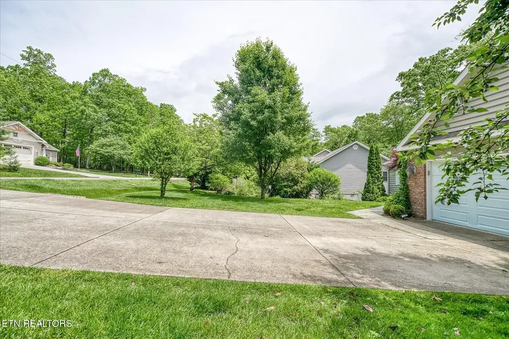 182 Canterbury Crossville TN 38558