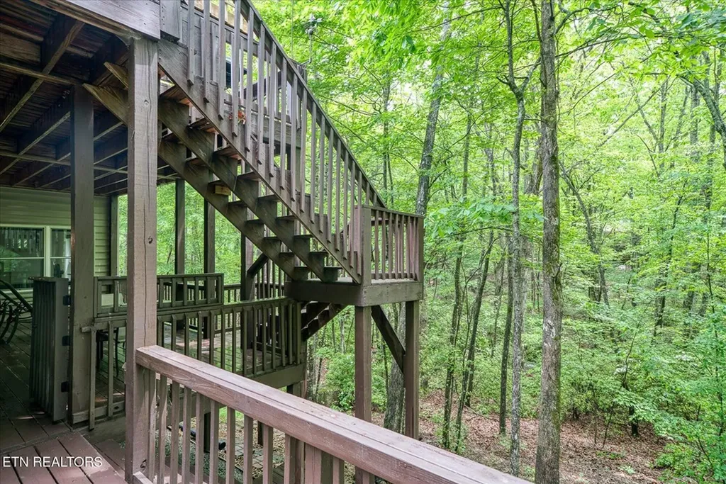 182 Canterbury Crossville TN 38558