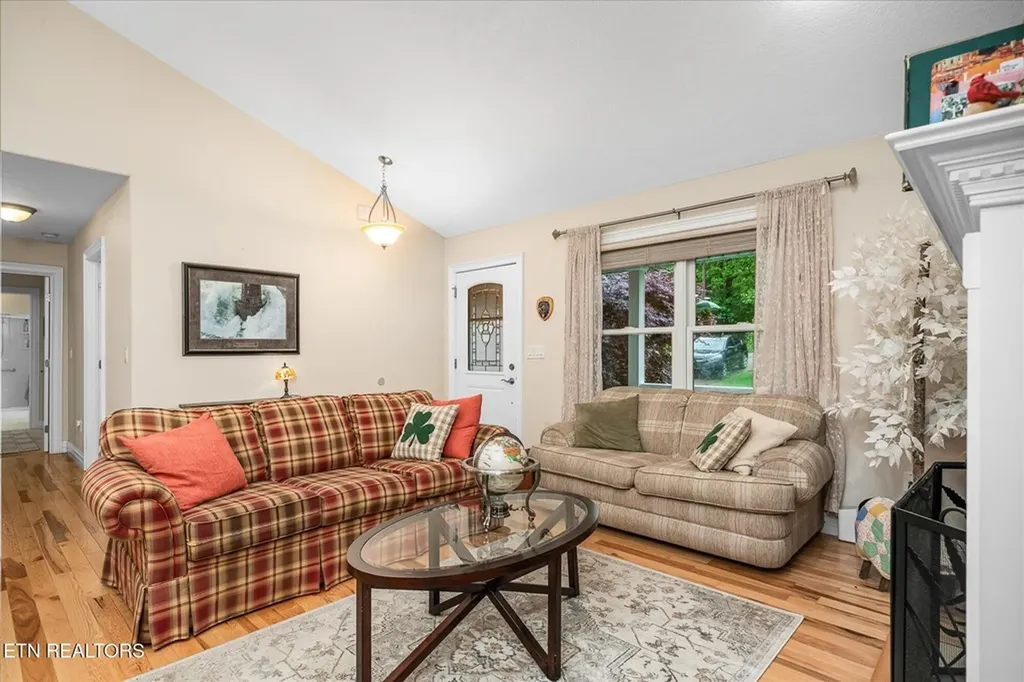 182 Canterbury Crossville TN 38558