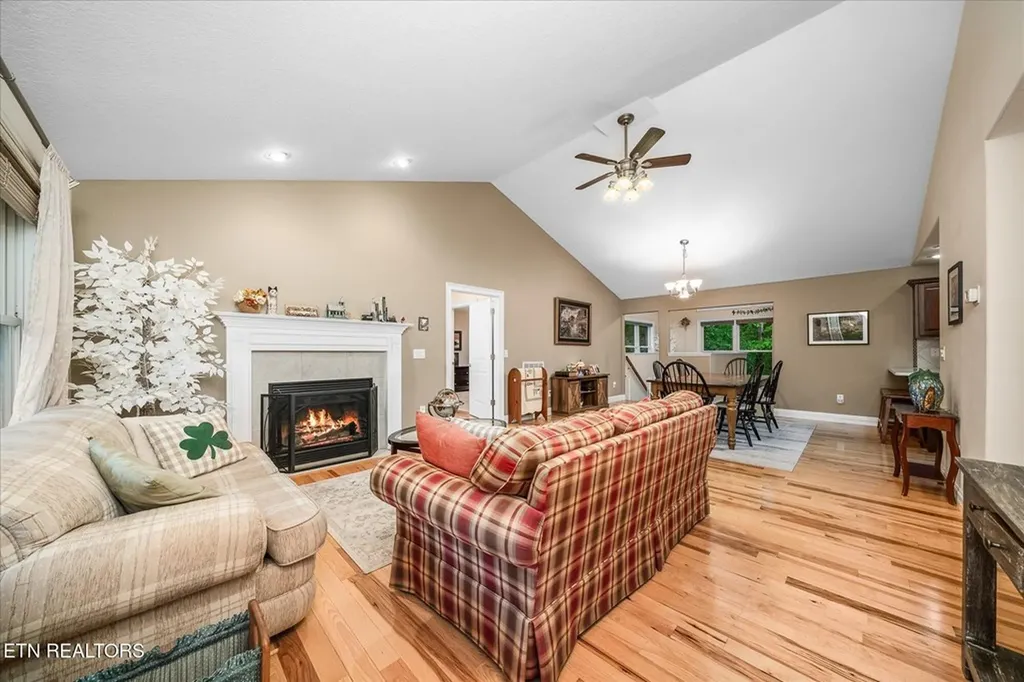 182 Canterbury Crossville TN 38558