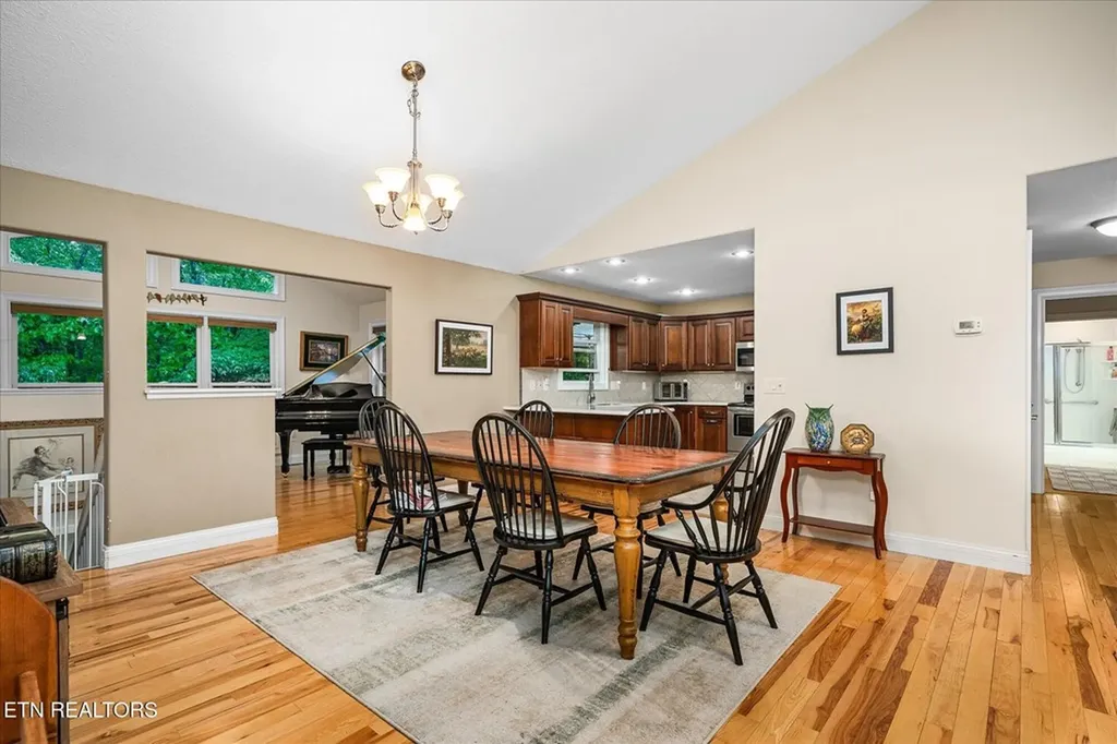 182 Canterbury Crossville TN 38558