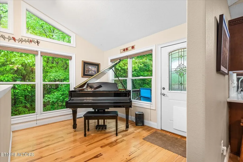 182 Canterbury Crossville TN 38558