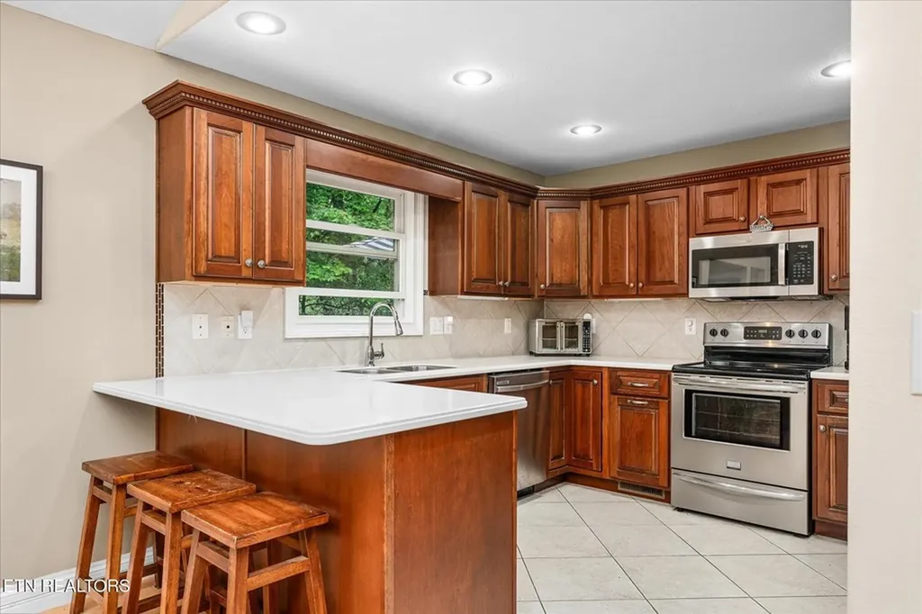 182 Canterbury Crossville TN 38558