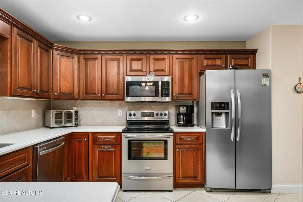 182 Canterbury Crossville TN 38558