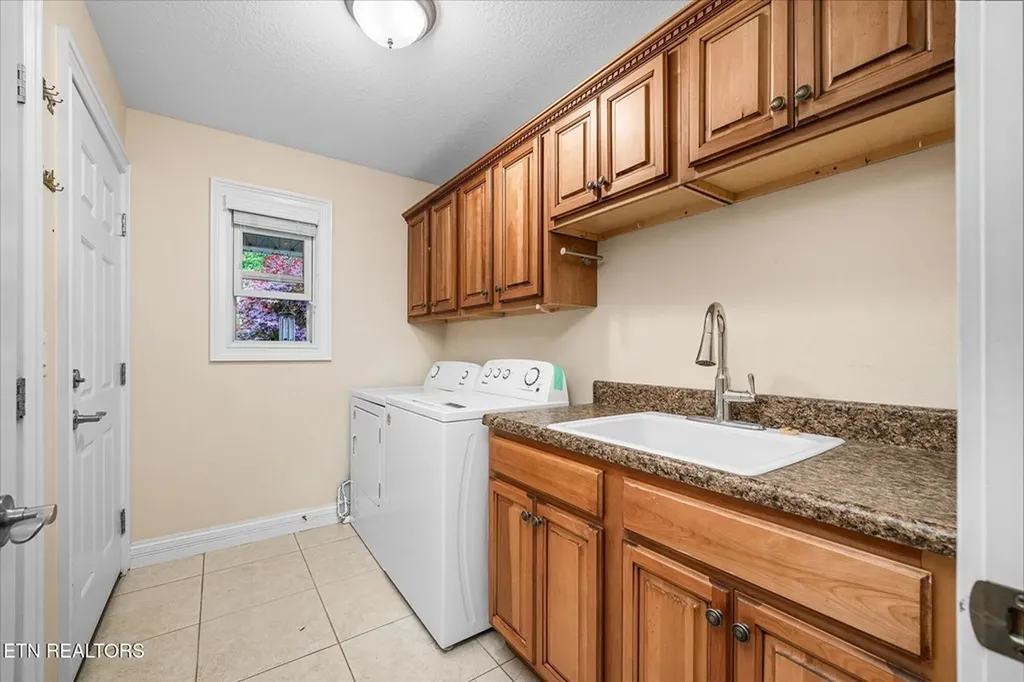 182 Canterbury Crossville TN 38558