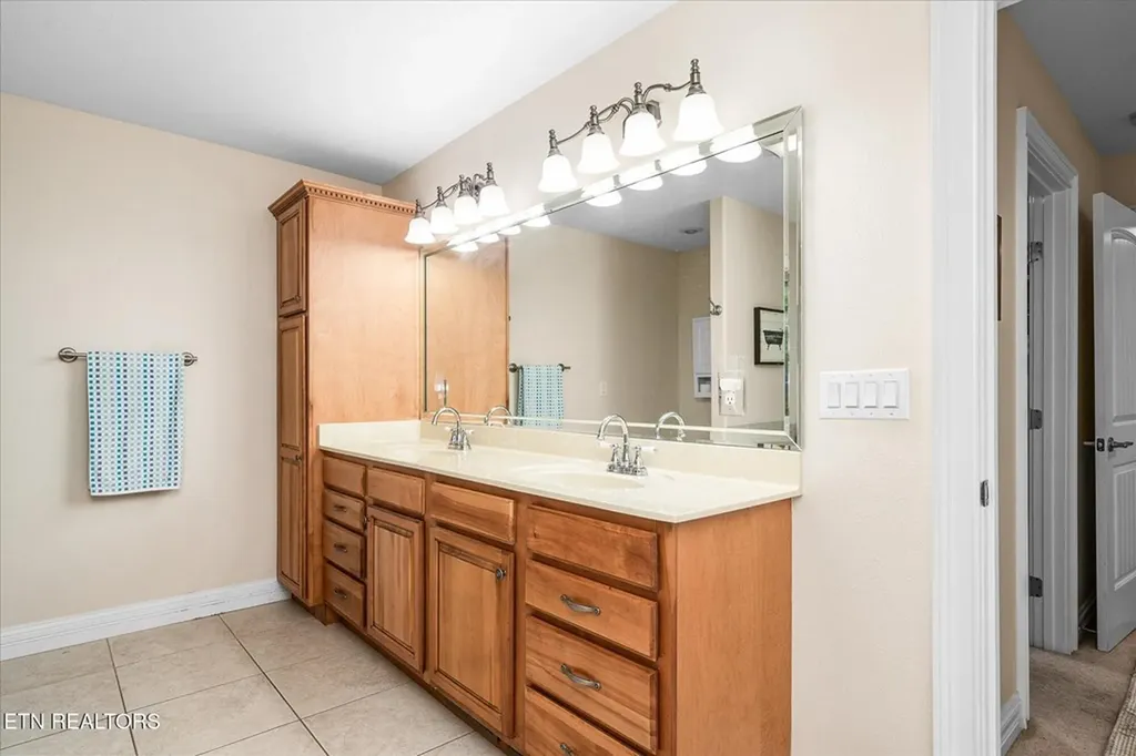 182 Canterbury Crossville TN 38558