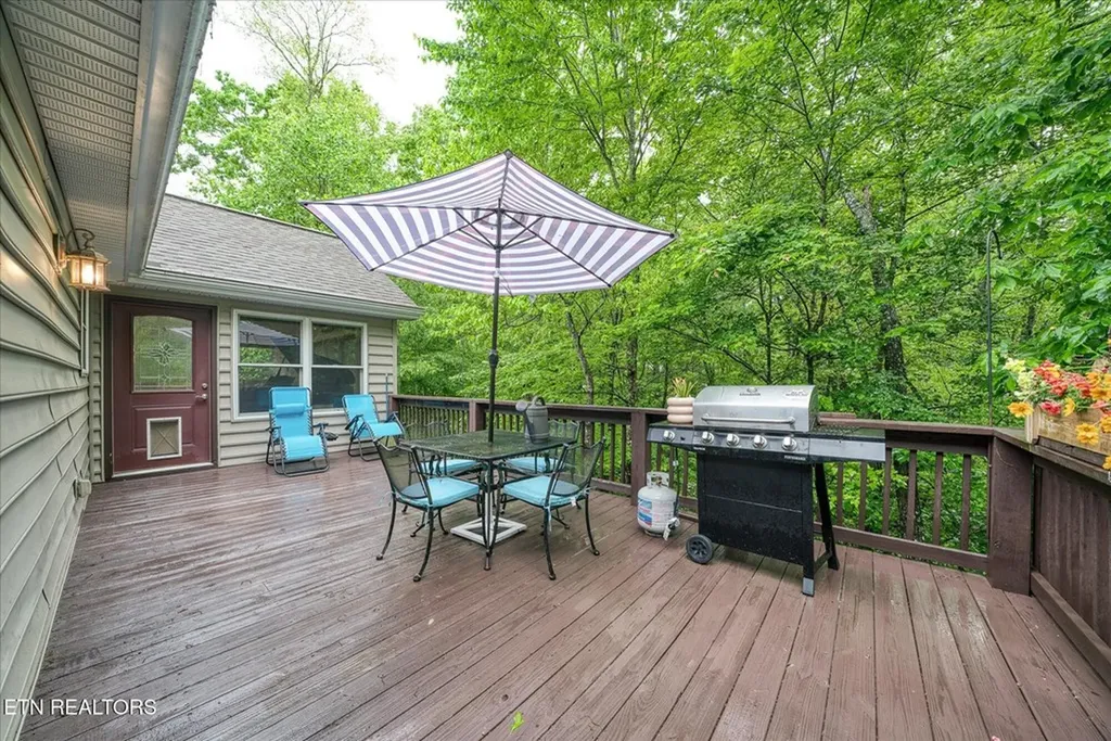 182 Canterbury Crossville TN 38558