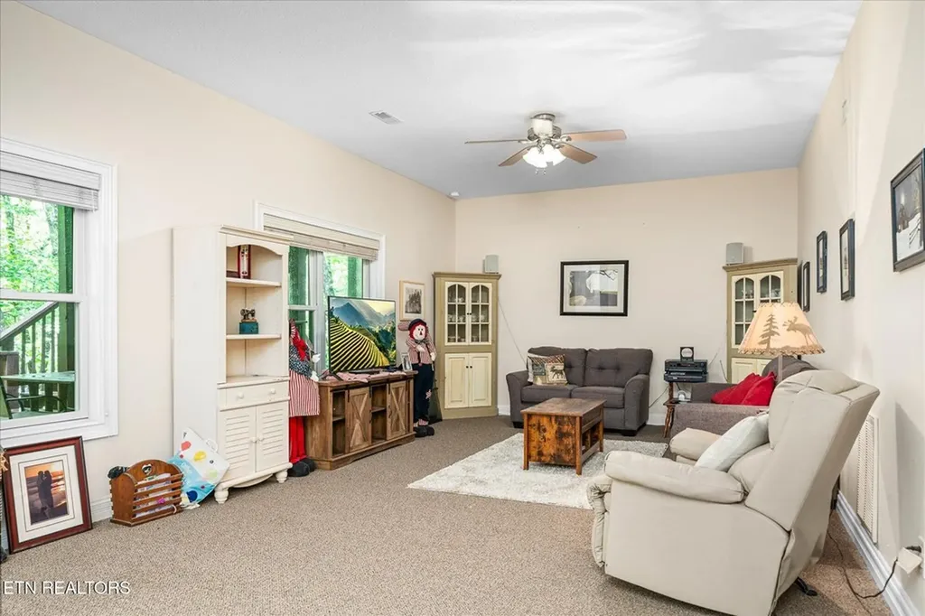 182 Canterbury Crossville TN 38558