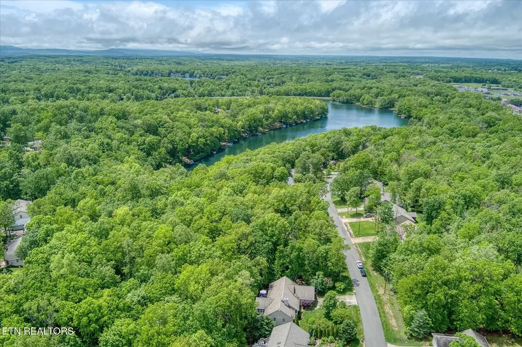 182 Canterbury Crossville TN 38558