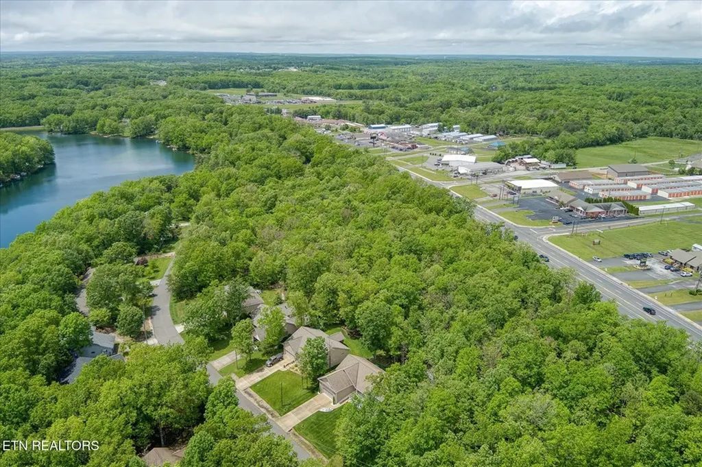 182 Canterbury Crossville TN 38558