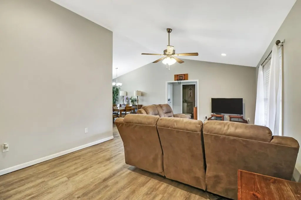 414 St Anthony Drive Jamestown TN 38556