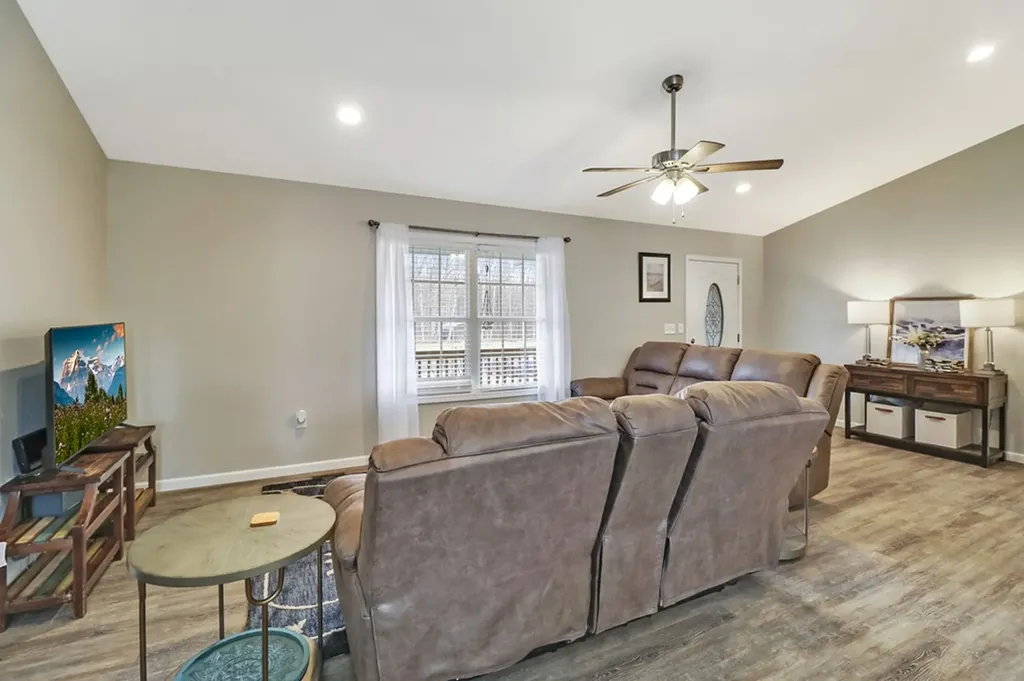 414 St Anthony Drive Jamestown TN 38556