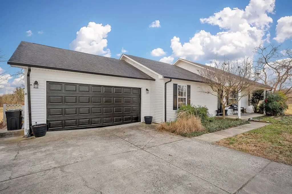 2560 Wildcat Road Sparta TN 38583