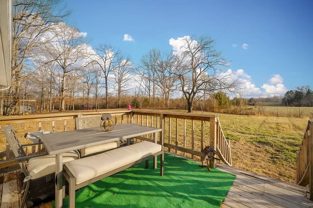 2560 Wildcat Road Sparta TN 38583