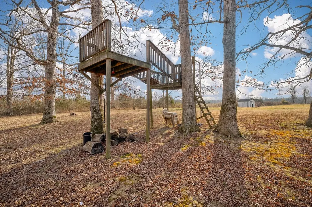 2560 Wildcat Road Sparta TN 38583