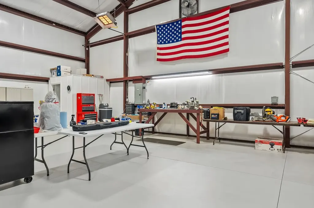 14630 Old Kentucky Road Walling TN 38587