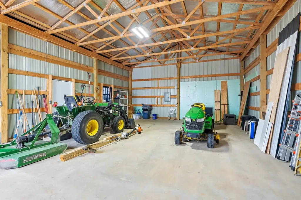 14630 Old Kentucky Road Walling TN 38587