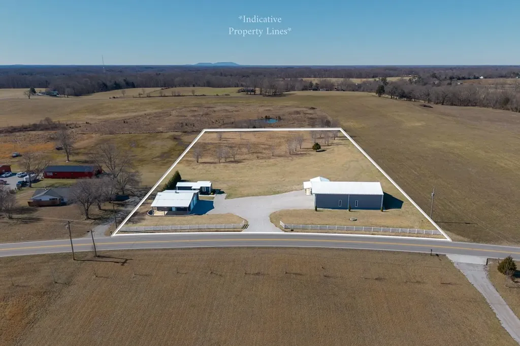 14630 Old Kentucky Road Walling TN 38587