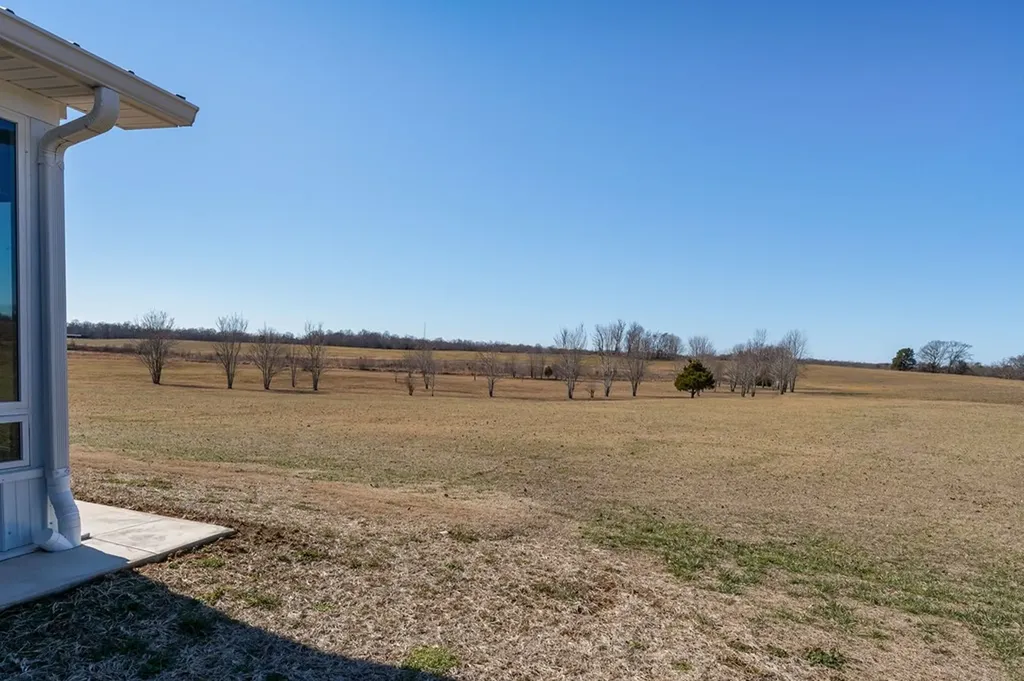 14630 Old Kentucky Road Walling TN 38587