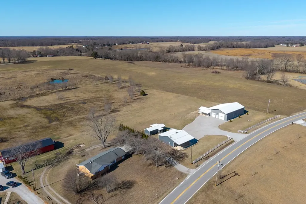 14630 Old Kentucky Road Walling TN 38587