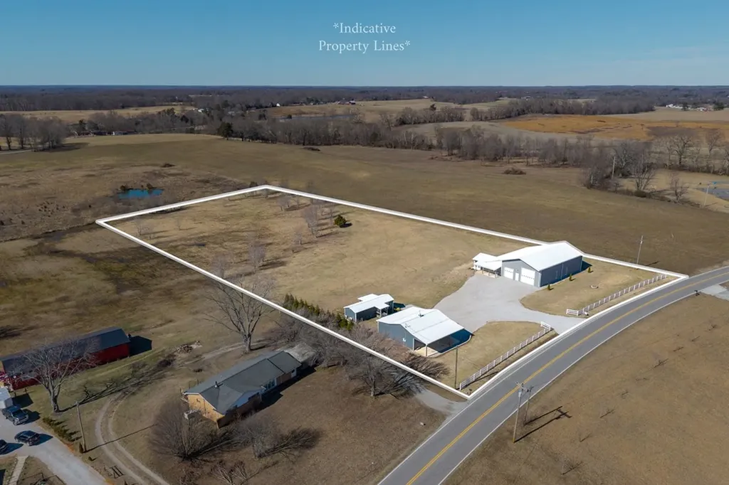 14630 Old Kentucky Road Walling TN 38587